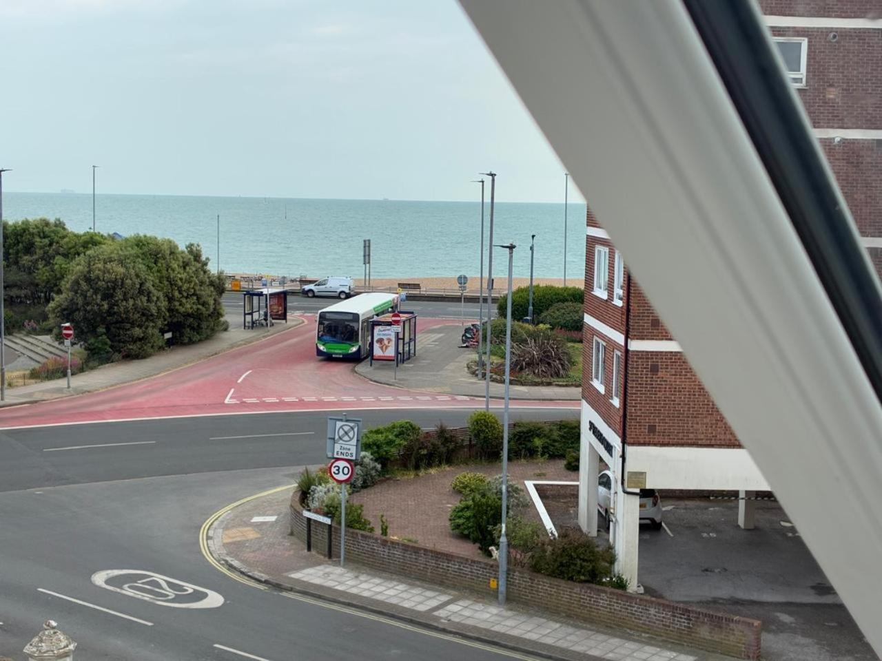 Inn By The Sea, Portsmouth, Parking Ev 22Kw Available Kültér fotó